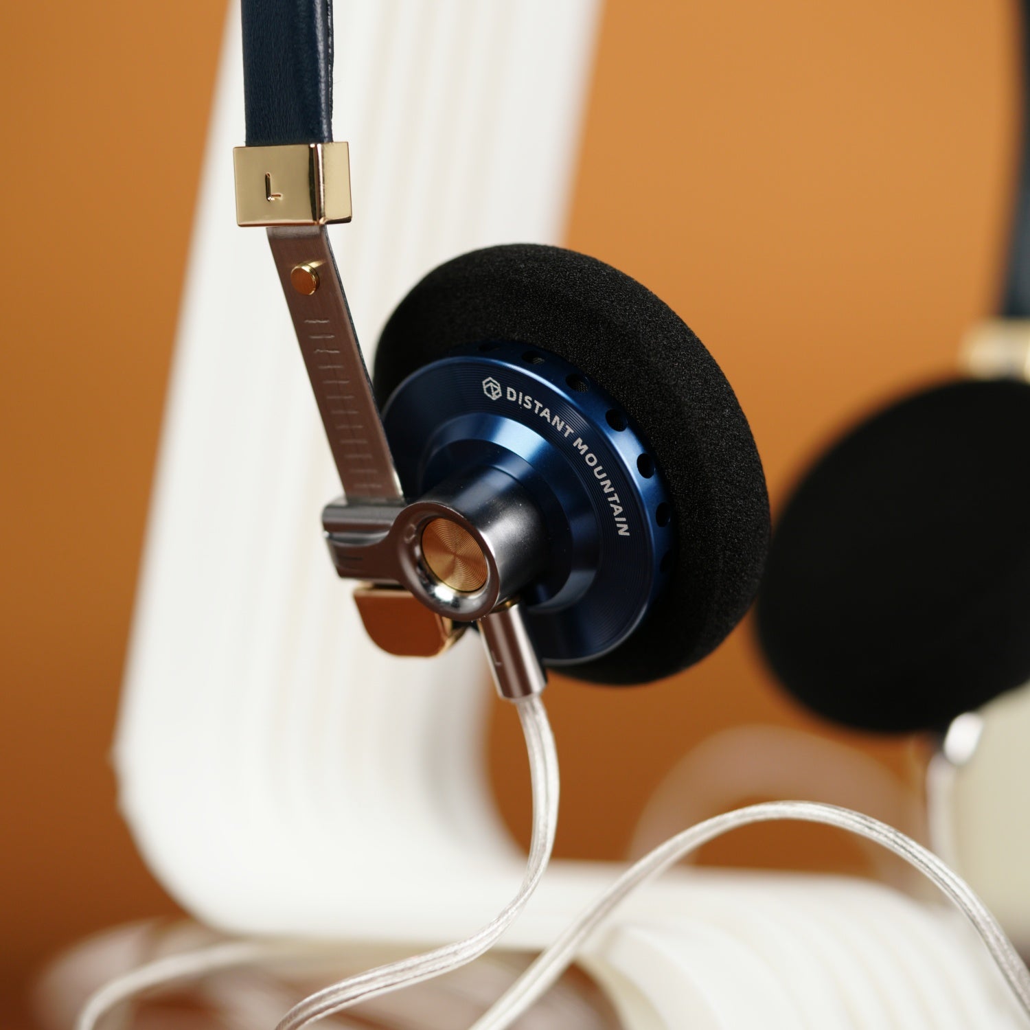 ROSESELSA Distant Mountain 10th Anniversary Edition On Ear Wired Headphones OOTD Vintage Headset Celebrity Earphones HIFI Fashion Outfits for Retro Street Snap Live Camera MMCX 3.5mm